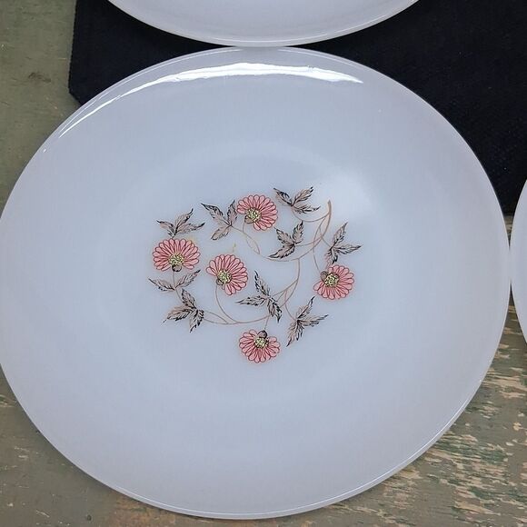 4 Pc. Fire King Fleurette Milk Glass Dinner Plates With Pink Floral - Picture 2 of 8